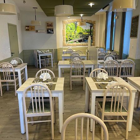 Logis Hotel Restaurant Cazes Arazat Laissac Ngoại thất bức ảnh