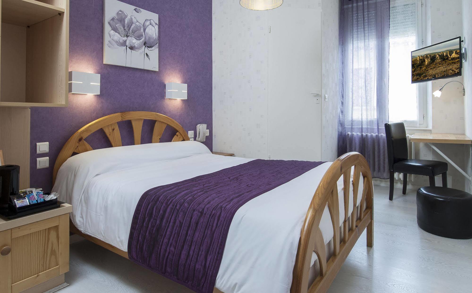 Logis Hotel Restaurant Cazes Arazat Laissac Ngoại thất bức ảnh